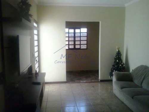 Casa, código 10131512 em Pirassununga, bairro Centro