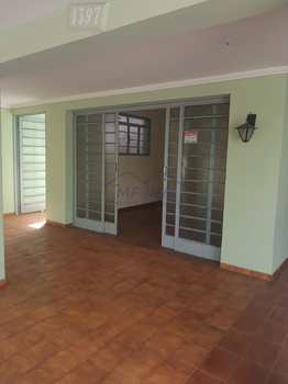 Casa, código 10131531 em Pirassununga, bairro Jardim Ferrarezzi