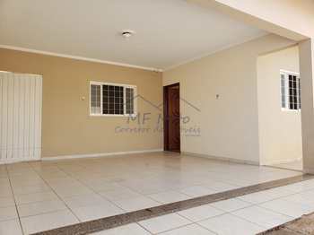Casa, código 10131533 em Pirassununga, bairro Jardim dos Ipês