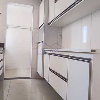 Apartamento em Pirassununga, bairro Residencial Star Vann Ess