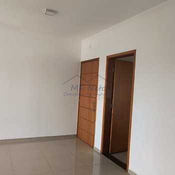 Apartamento em Pirassununga, bairro Residencial Star Vann Ess
