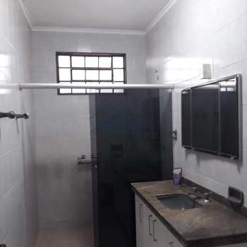Casa em Pirassununga, bairro Cidade Jardim