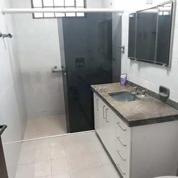 Casa em Pirassununga, bairro Cidade Jardim