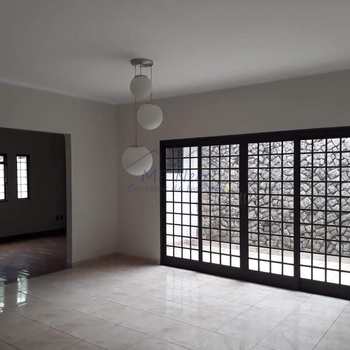Casa em Pirassununga, bairro Cidade Jardim