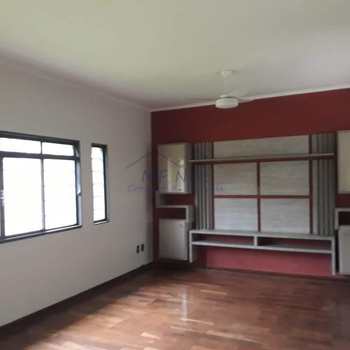 Casa em Pirassununga, bairro Cidade Jardim