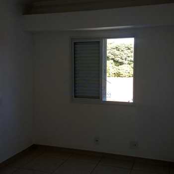 Apartamento em Pirassununga, bairro Residencial Herminia Beck