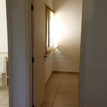Apartamento em Pirassununga, bairro Residencial Herminia Beck