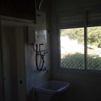 Apartamento em Pirassununga, bairro Residencial Herminia Beck
