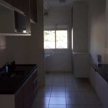 Apartamento em Pirassununga, bairro Residencial Herminia Beck