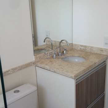 Apartamento em Pirassununga, bairro Residencial Herminia Beck
