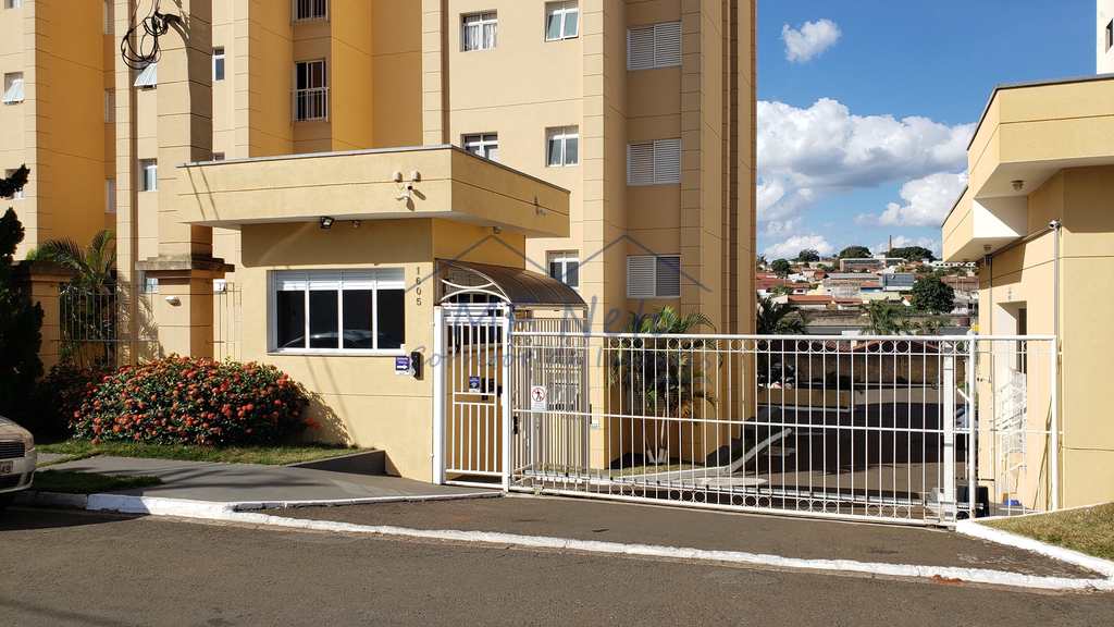 Apartamento em Pirassununga, no bairro Jardim Rosim