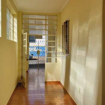 Casa em Pirassununga, bairro Centro