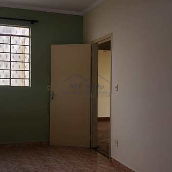 Casa em Pirassununga, bairro Centro