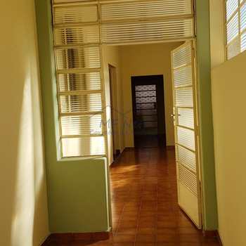 Casa em Pirassununga, bairro Centro