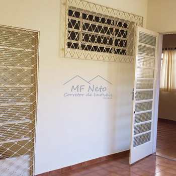 Casa em Pirassununga, bairro Centro