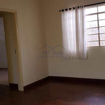 Casa em Pirassununga, bairro Centro