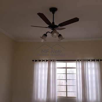 Casa em Pirassununga, bairro Centro