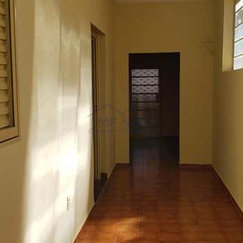 Casa em Pirassununga, bairro Centro