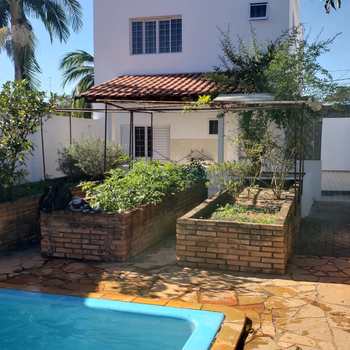 Casa em Pirassununga, bairro Cidade Jardim