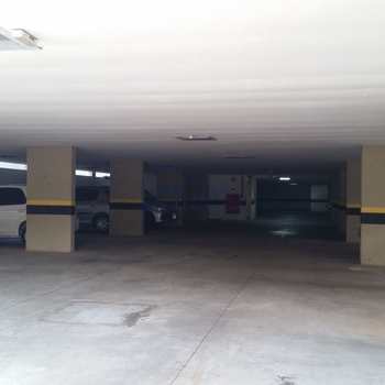 Apartamento em Pirassununga, bairro Residencial Herminia Beck