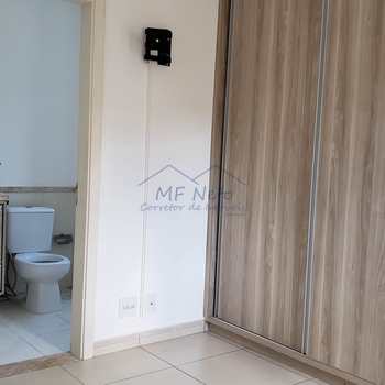 Apartamento em Pirassununga, bairro Residencial Herminia Beck