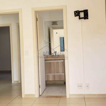 Apartamento em Pirassununga, bairro Residencial Herminia Beck