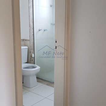 Apartamento em Pirassununga, bairro Residencial Herminia Beck