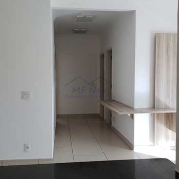 Apartamento em Pirassununga, bairro Residencial Herminia Beck
