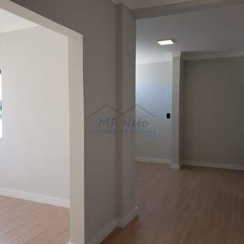 Casa de Condomínio em Pirassununga, bairro Residencial Village de Cidade Jardim
