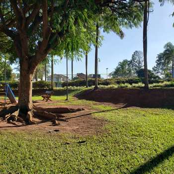 Casa de Condomínio em Pirassununga, bairro Residencial Village de Cidade Jardim
