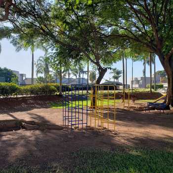 Casa de Condomínio em Pirassununga, bairro Residencial Village de Cidade Jardim