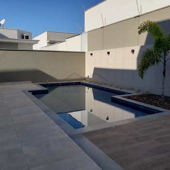 Casa de Condomínio em Pirassununga, bairro Residencial Village de Cidade Jardim
