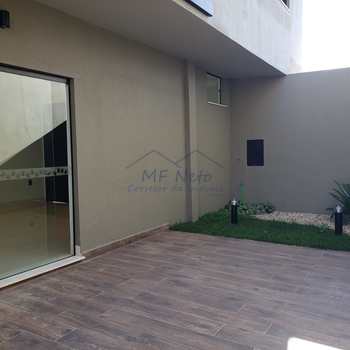 Casa de Condomínio em Pirassununga, bairro Residencial Village de Cidade Jardim