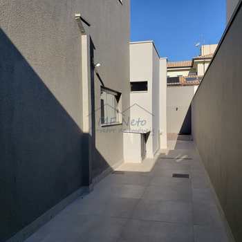 Casa de Condomínio em Pirassununga, bairro Residencial Village de Cidade Jardim