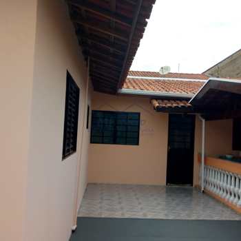 Casa em Pirassununga, bairro Parque Clayton Malaman