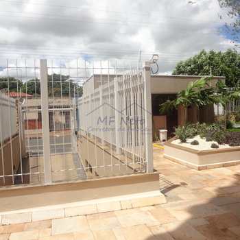 Apartamento em Pirassununga, bairro Residencial Planalto