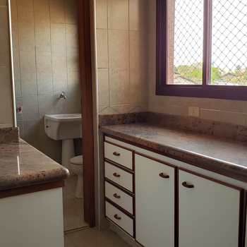 Apartamento em Pirassununga, bairro Residencial Planalto