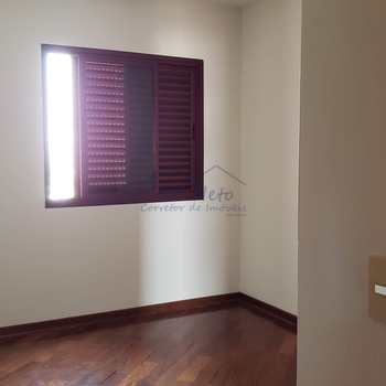 Apartamento em Pirassununga, bairro Residencial Planalto