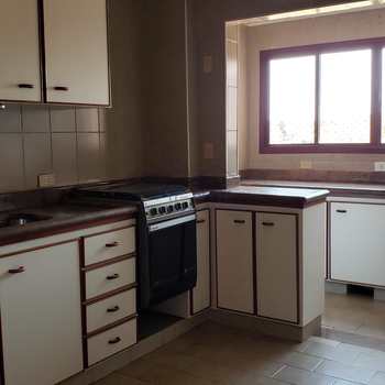 Apartamento em Pirassununga, bairro Residencial Planalto