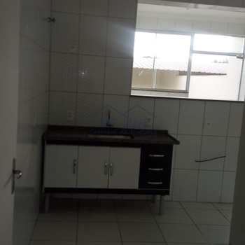 Casa em Pirassununga, bairro Centro