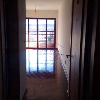 Apartamento em Pirassununga, bairro Residencial Planalto