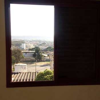 Apartamento em Pirassununga, bairro Residencial Planalto