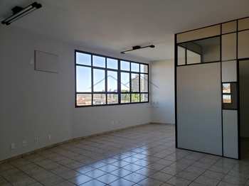 Sala Comercial, código 10131840 em Pirassununga, bairro Centro
