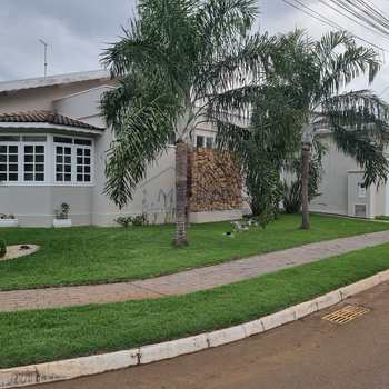 Casa de Condomínio em Pirassununga, bairro Condomínio Central
