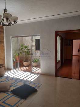 Casa, código 10131921 em Pirassununga, bairro Parque Clayton Malaman