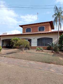 Casa, código 10131942 em Pirassununga, bairro Cidade Jardim