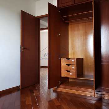 Apartamento em Pirassununga, bairro Residencial Planalto