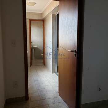 Apartamento em Pirassununga, bairro Residencial Planalto
