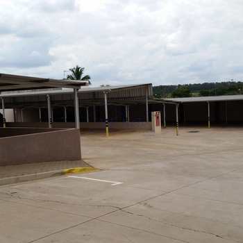 Apartamento em Pirassununga, bairro Residencial Star Vann Ess