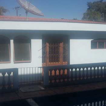 Casa em Pirassununga, bairro Jardim Morumbi